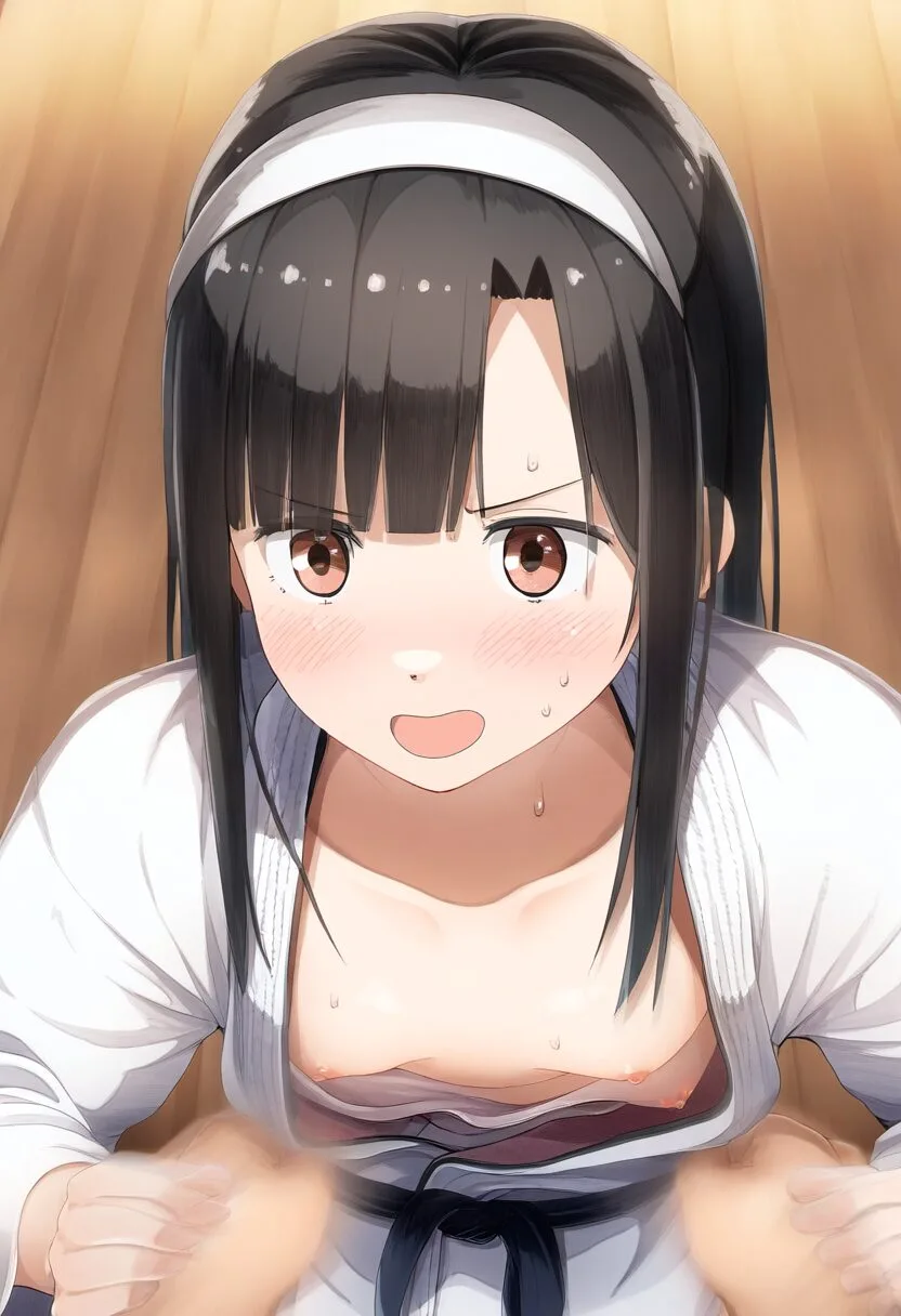 黒い髪とヘアバンドの女子と柔道中におっぱいチラリ